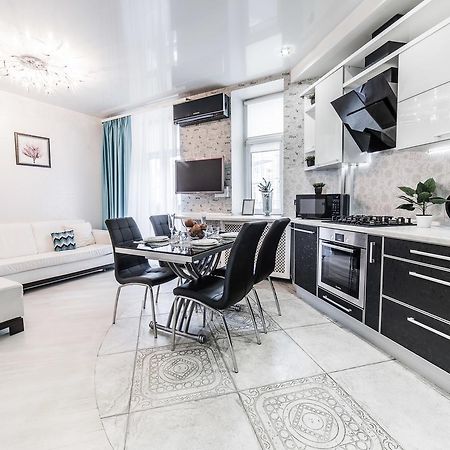 Mgapartments 3 Rooms Miasnikova Sq. Vip Minsk Buitenkant foto