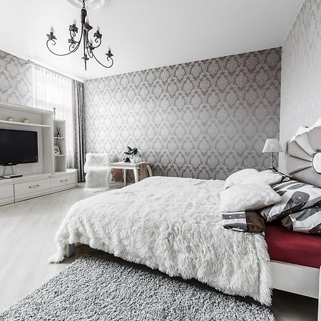 Mgapartments 3 Rooms Miasnikova Sq. Vip Minsk Buitenkant foto